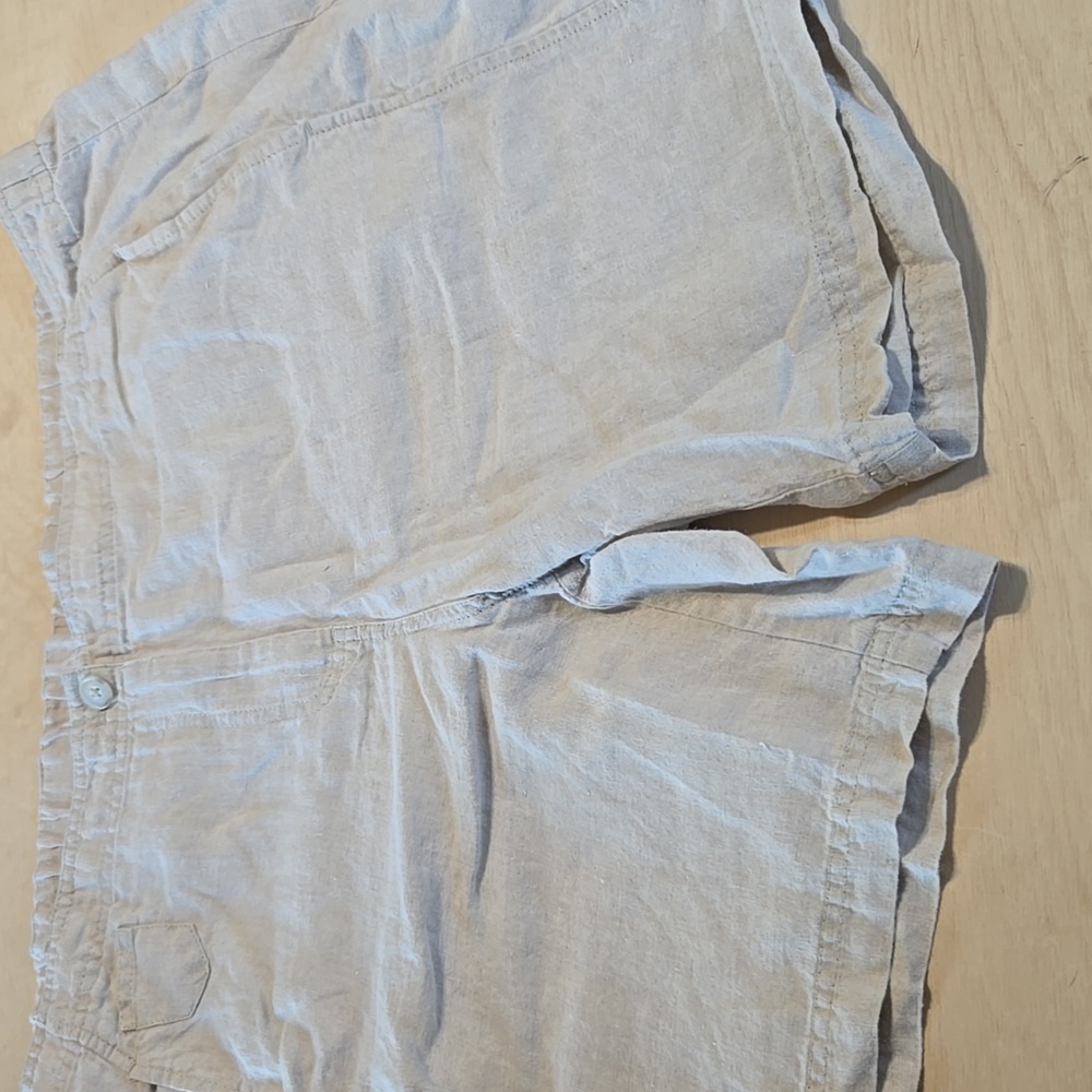 J Jill Love Linen Shorts Sz 18 Side Back Pockets Zip Button Closure Beige